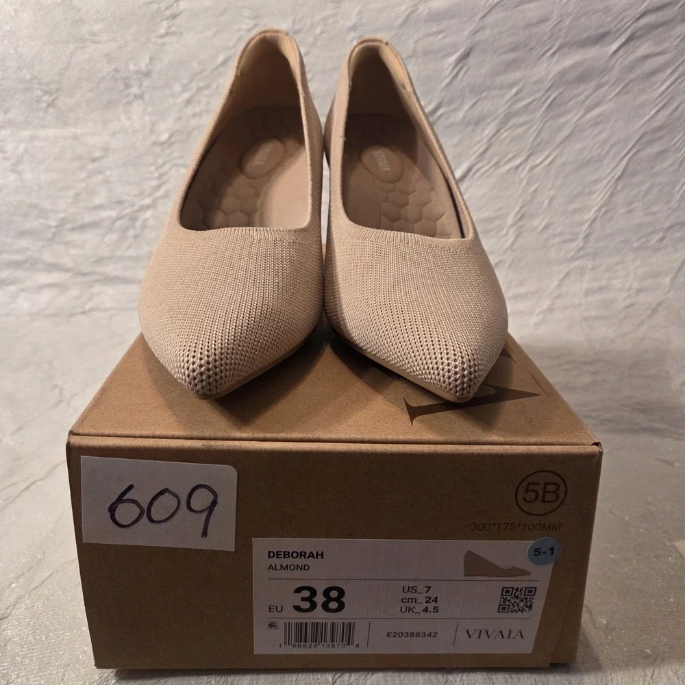 VIVAIA Deborah Almond Pointed Toe Wedge Pumps Lightweight Comfort Heels 38 US 7